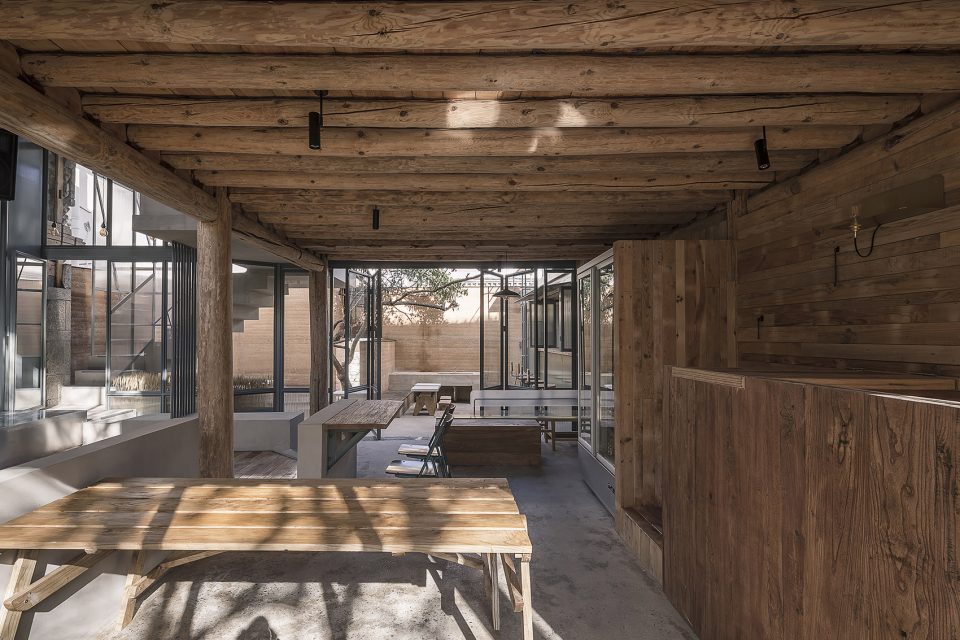 Mom restaurant by AML Design studio