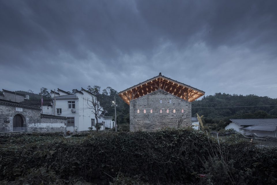 house qimen black tea house in taoyuan village shanli anhui province china by su architects