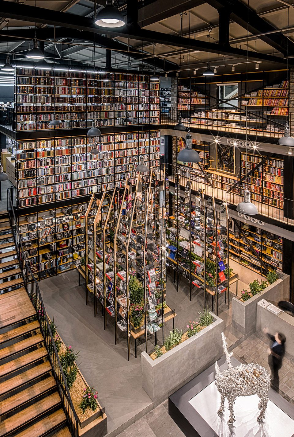 Hauser Wirth Pop up Bookshop by dongqi Architects