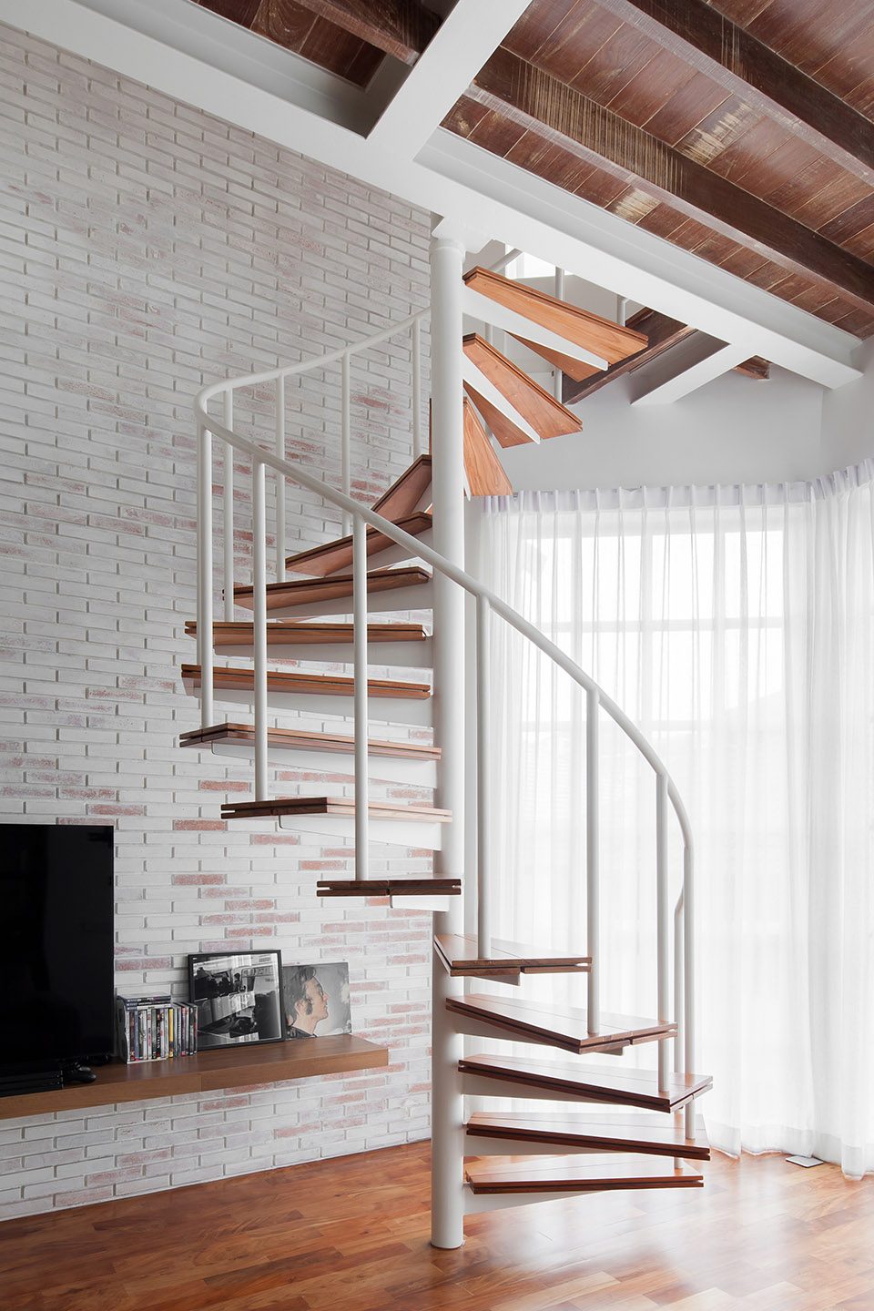 The renovation of Ngamwong wan 44 by FATTSTUDIO