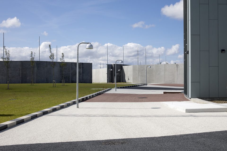 landscape design of storstrom state prison by marianne levinsen landskab