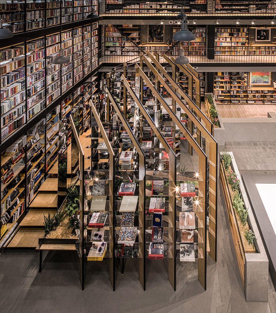 Hauser Wirth Pop up Bookshop by dongqi Architects