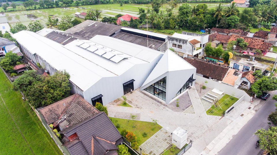 Office KL Indonesia by STUDIO KOTA