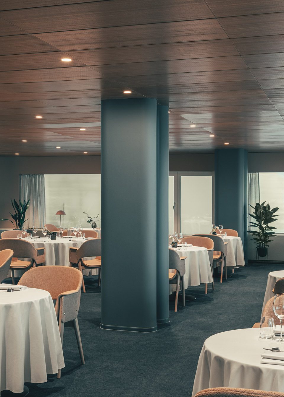 Palace Restaurant by Note Design Studio