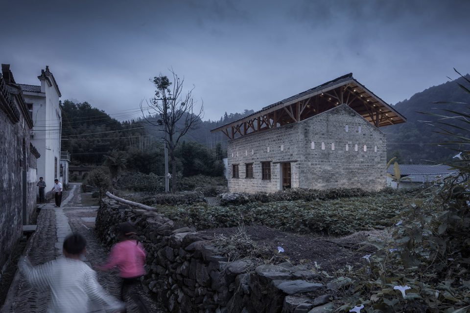 house qimen black tea house in taoyuan village shanli anhui province china by su architects