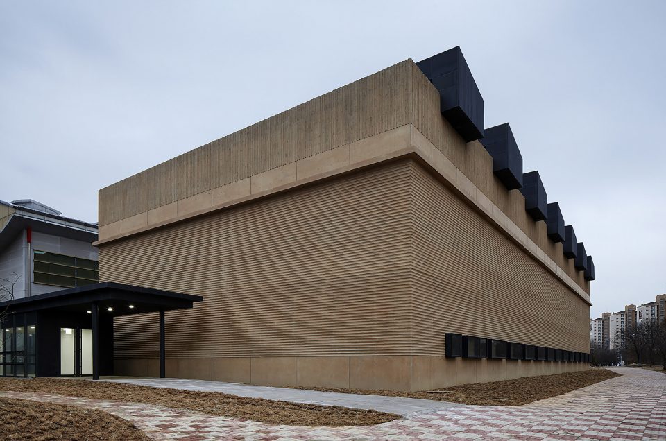Cheomdan Badminton Court by JHW IROJE architects The Sa ram Architects