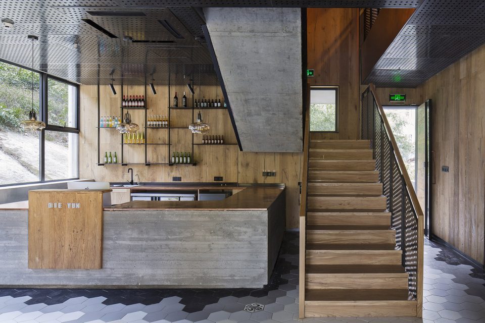 Mogan Mountain DIEYUN Resort Hotel by ZW architecture design studio