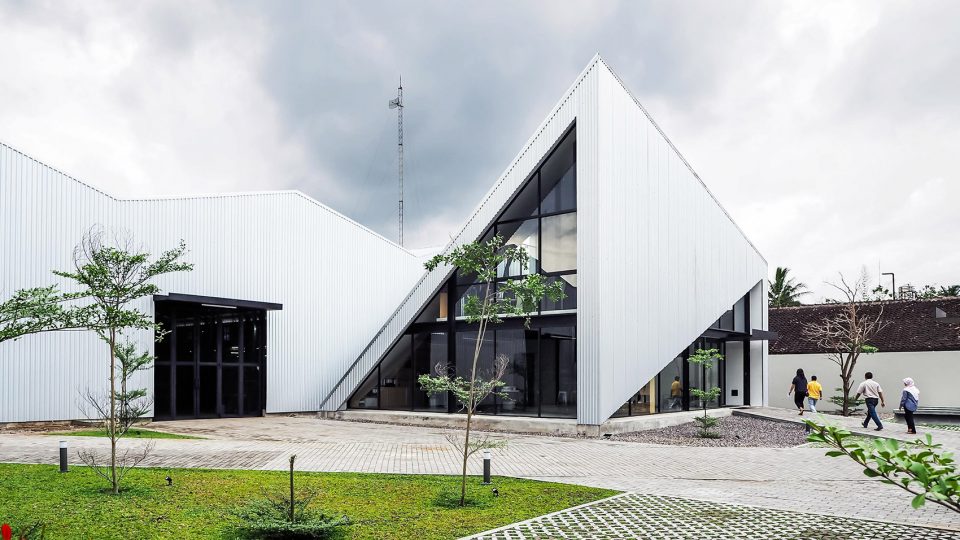 Office KL Indonesia by STUDIO KOTA