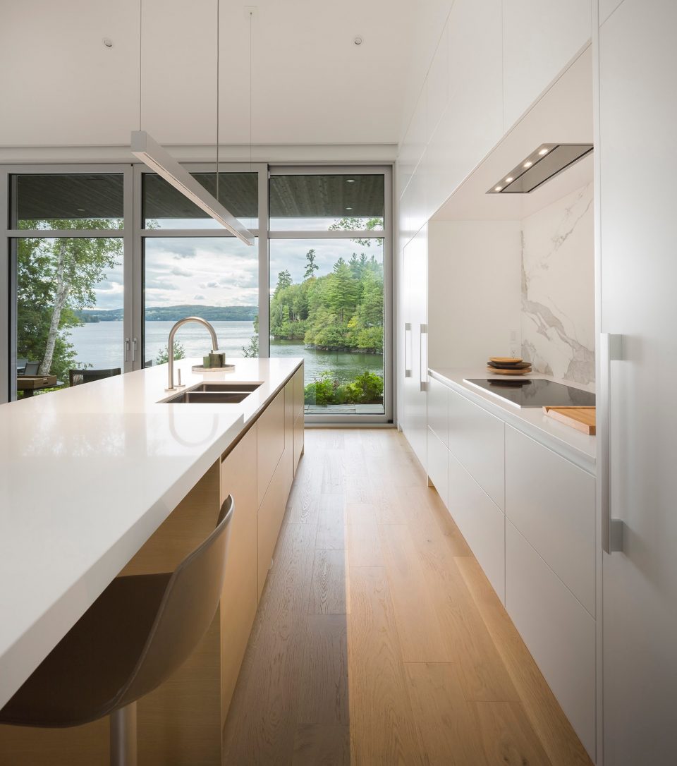 The Slender House by MU Architecture