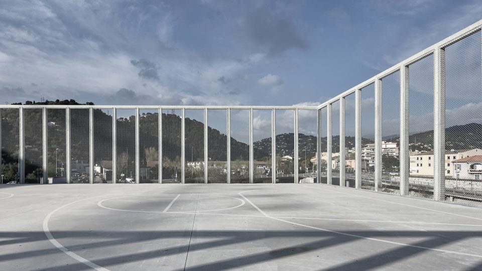 lAriane Futsa Gymnasium in Nice by CAB Architectes
