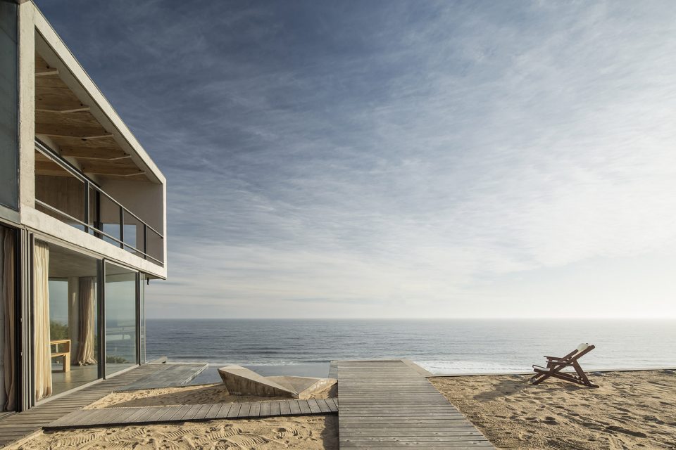 Beach House by Schmidt Architects and Partners