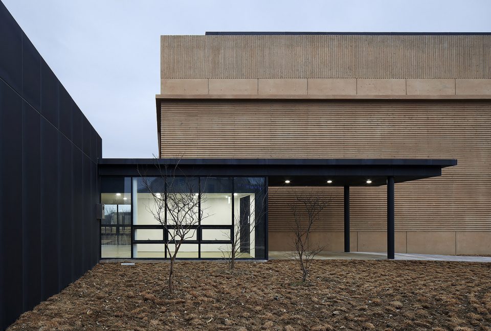 Cheomdan Badminton Court by JHW IROJE architects The Sa ram Architects
