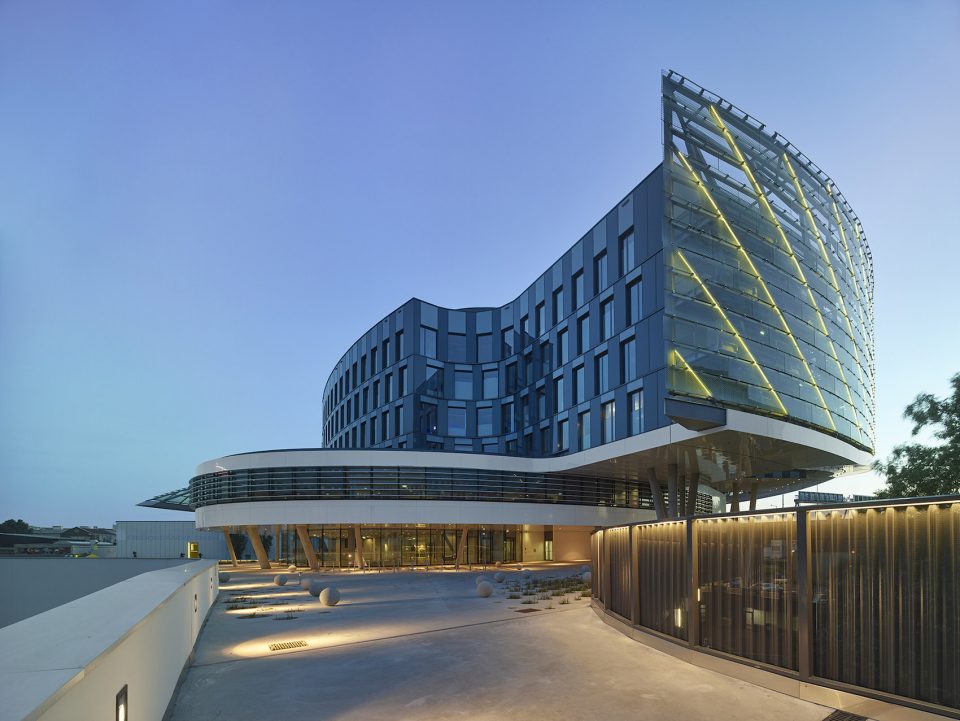 OEAMTC Headquarters by Pichler Traupmann Architekten
