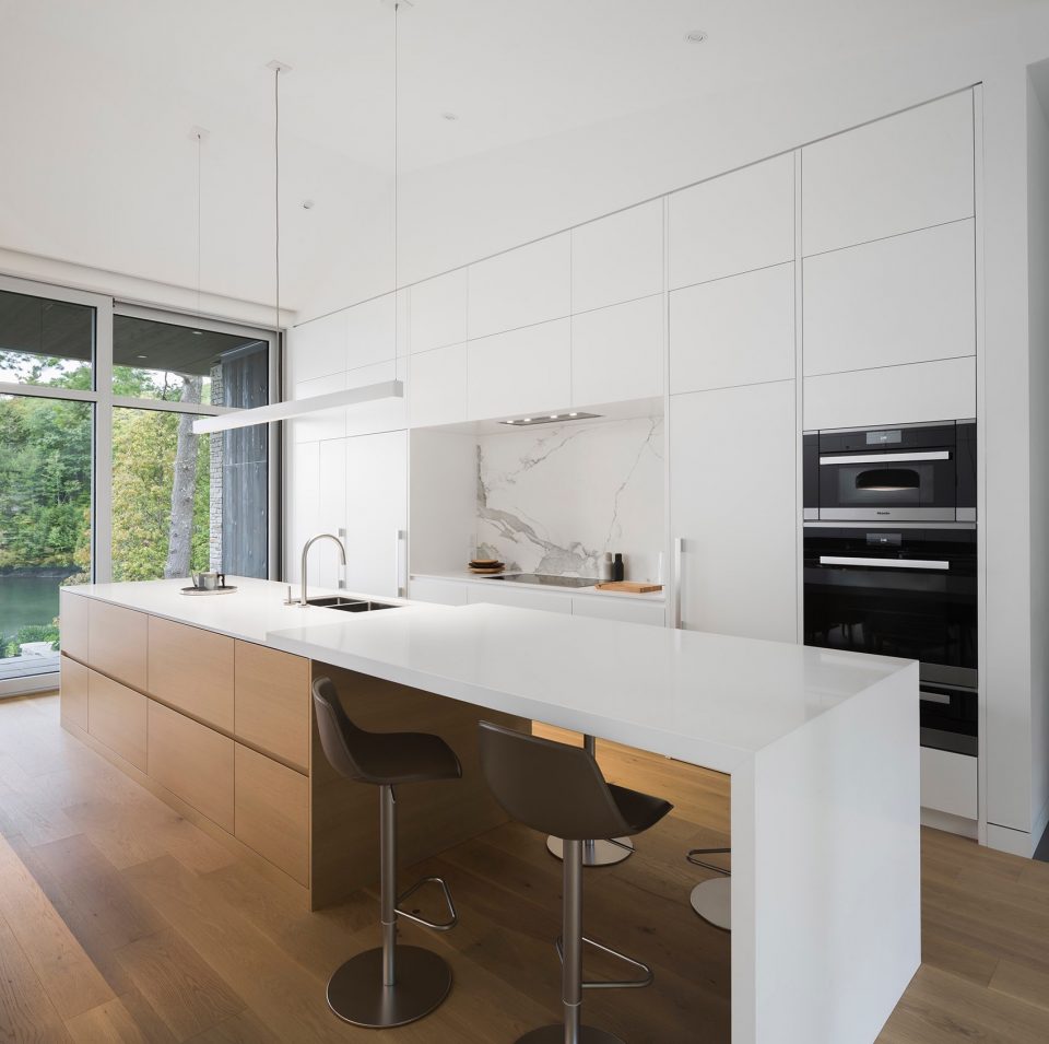 The Slender House by MU Architecture