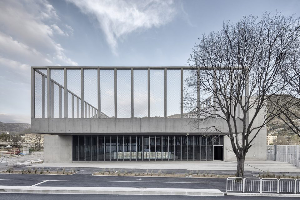 lAriane Futsa Gymnasium in Nice by CAB Architectes