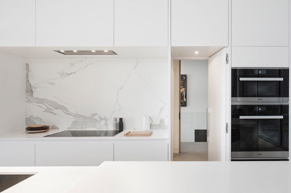 The Slender House by MU Architecture