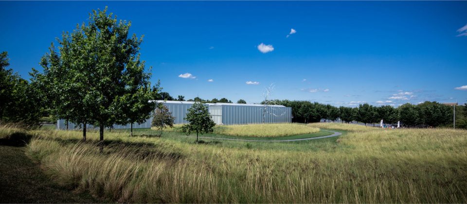 2017 ASLA GENERAL DESIGN AWARD OF HONOR Merging Culture and Ecology at The North Carolina Museum of Art by Surface 678 1 1