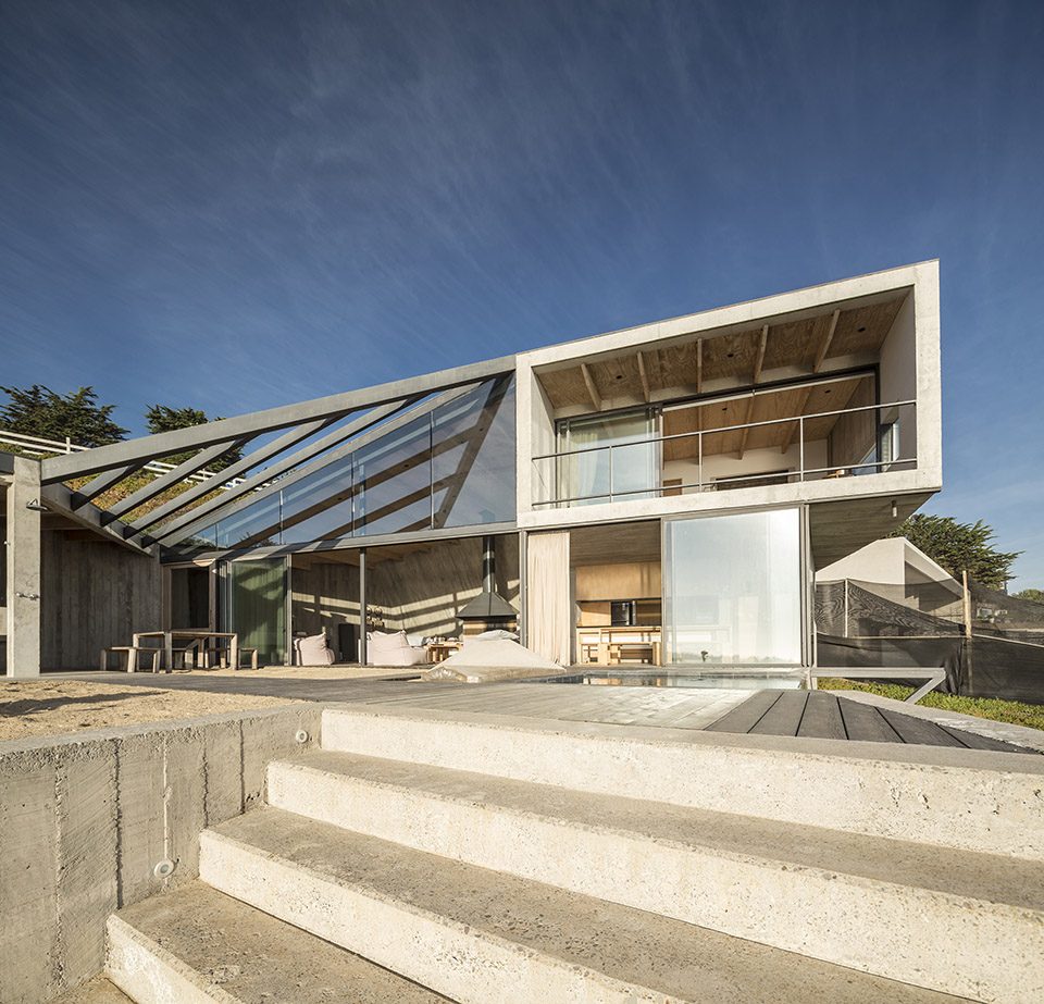 Beach House by Schmidt Architects and Partners