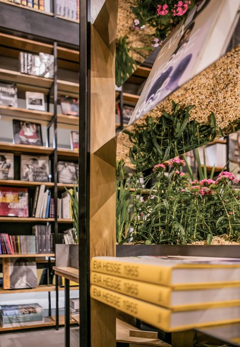 Hauser Wirth Pop up Bookshop by dongqi Architects