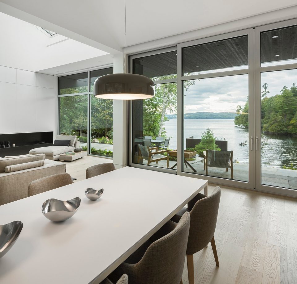 The Slender House by MU Architecture