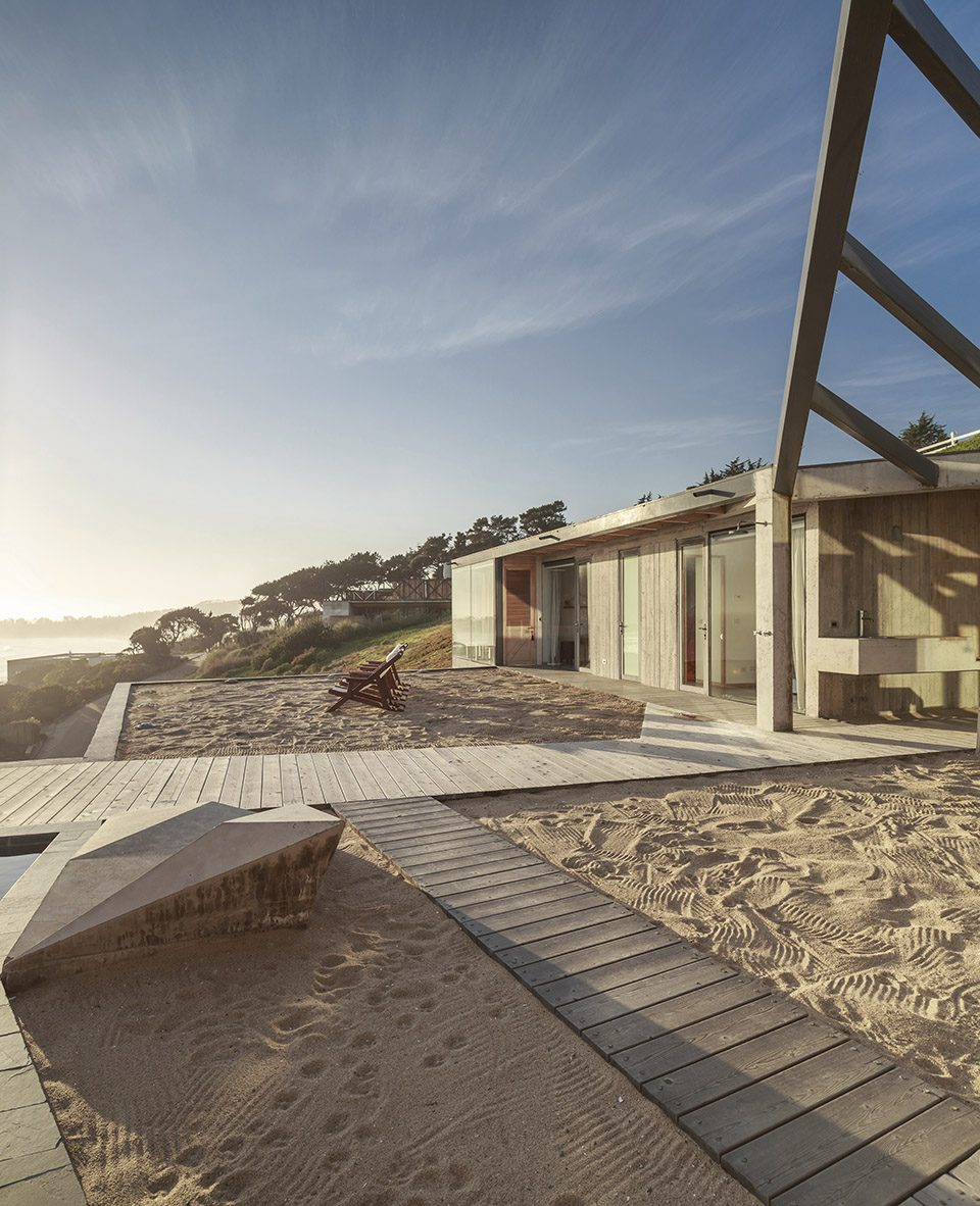 Beach House by Schmidt Architects and Partners