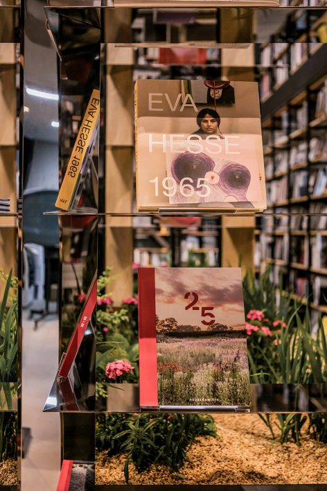 Hauser Wirth Pop up Bookshop by dongqi Architects
