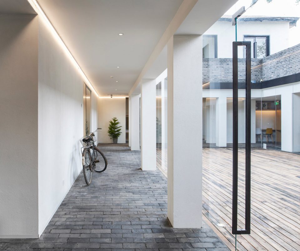 Xiezuo Hutong Capsule Hotel in Beijing by B.L.U.E. Architecture Studio