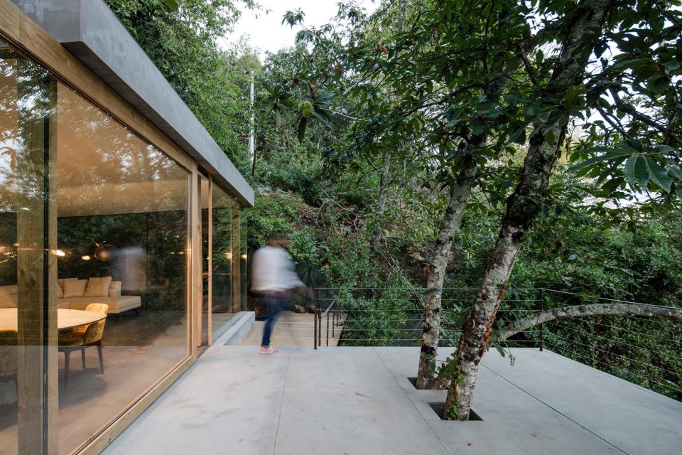 Cloaked House by 3r Ernesto Pereira