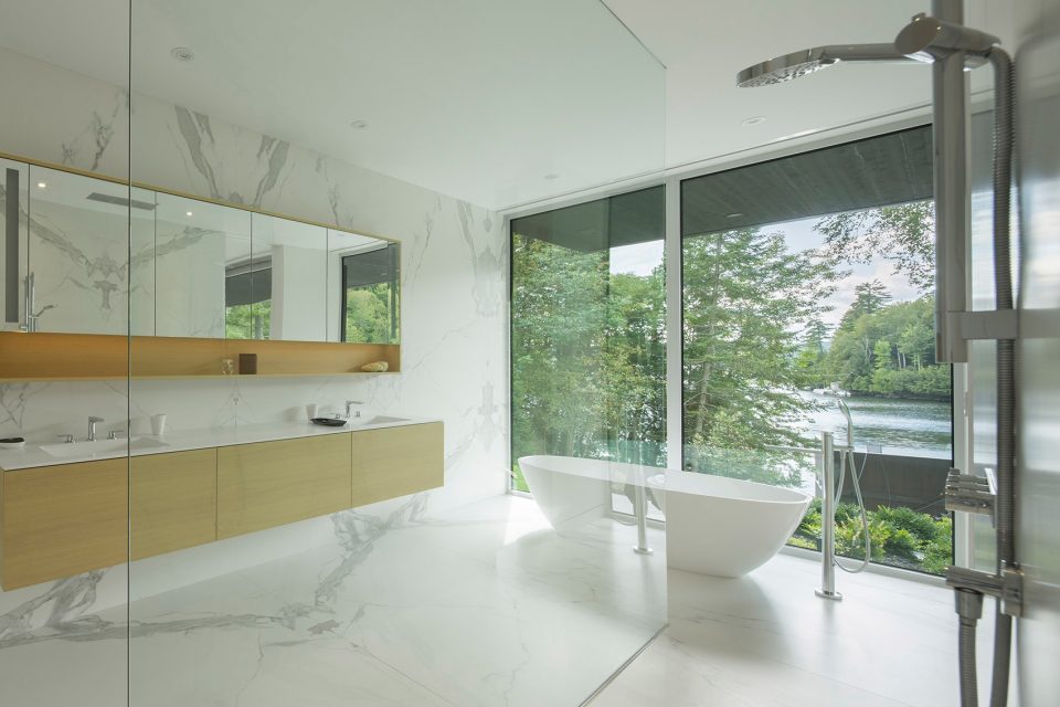 The Slender House by MU Architecture