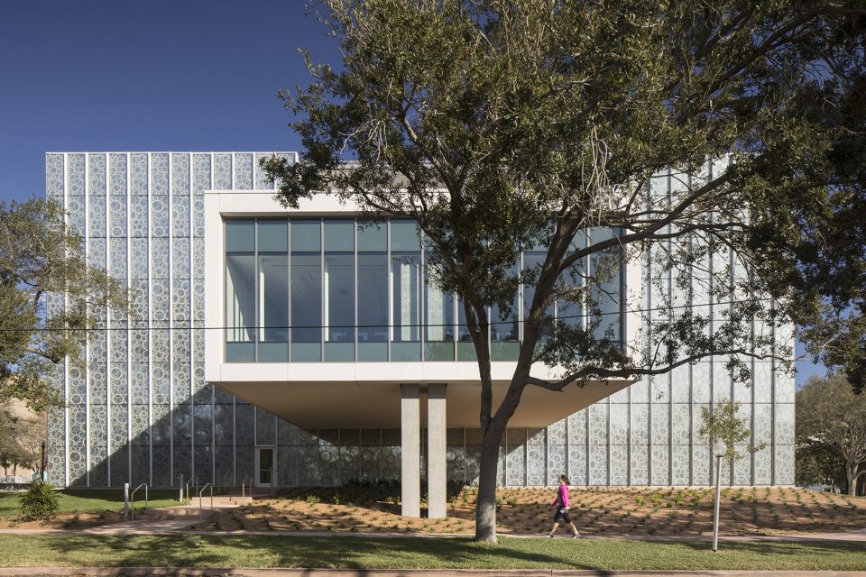 Innovative Facade of USF SPs Tiedemann College of Business by ikon.5 architects Harvard Jolly Architecture