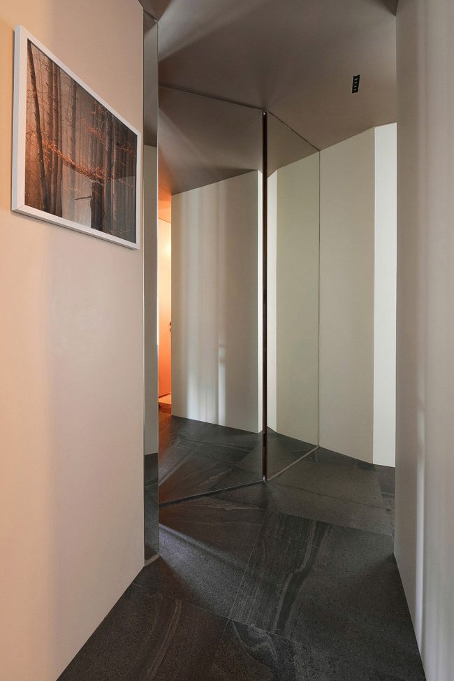 ROTATING by NA DECO