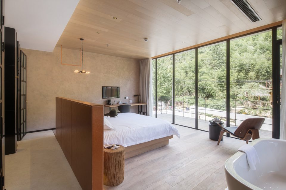 Mogan Mountain DIEYUN Resort Hotel by ZW architecture design studio