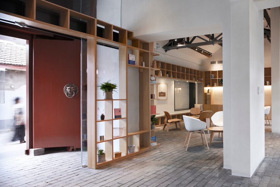 Xiezuo Hutong Capsule Hotel in Beijing by B.L.U.E. Architecture Studio