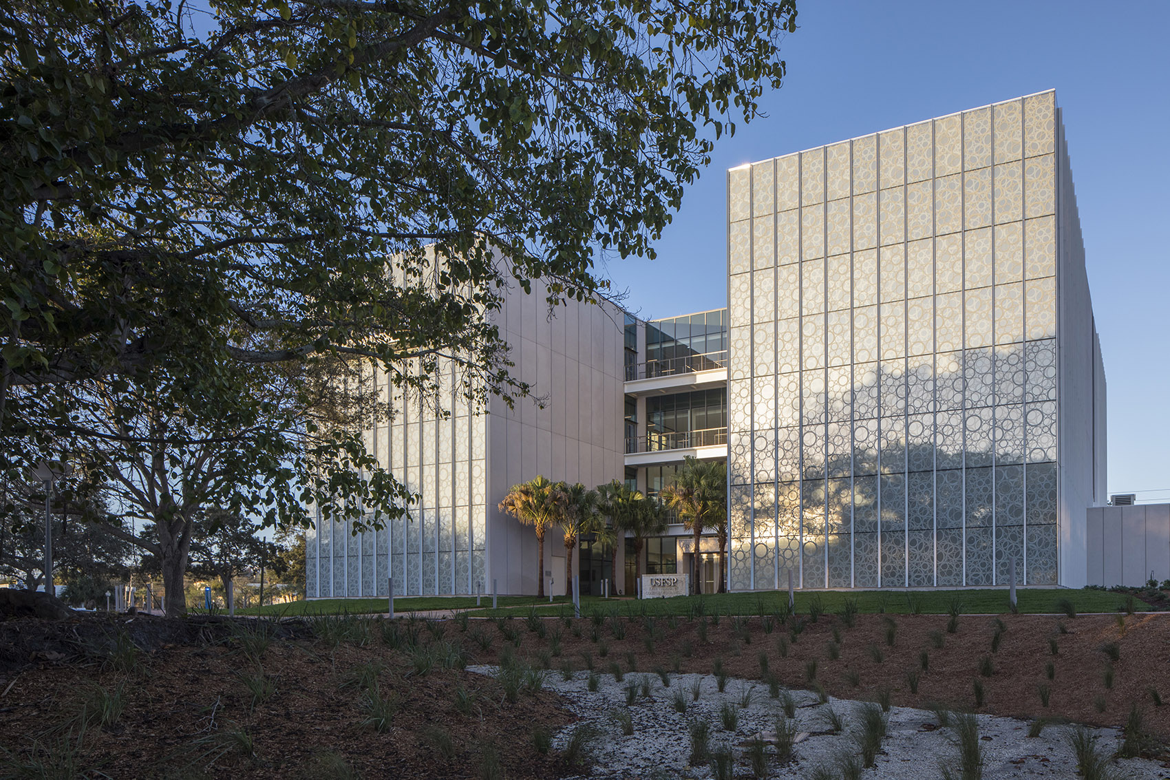 Innovative Facade of USFSP’s Tiedemann College of Business by ikon.5