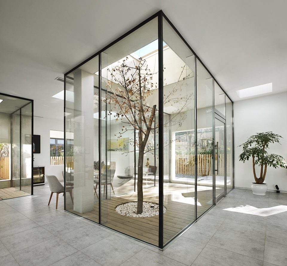 BMLZ Villa Office by TSUTSUMI ASSOCIATES