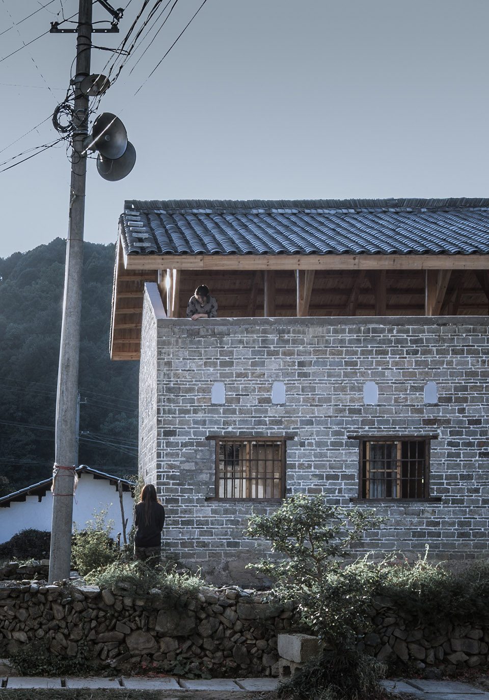 house qimen black tea house in taoyuan village shanli anhui province china by su architects