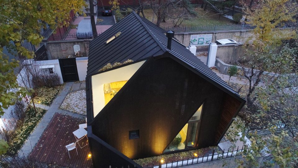 Home in High Latitude by hyperSity architects