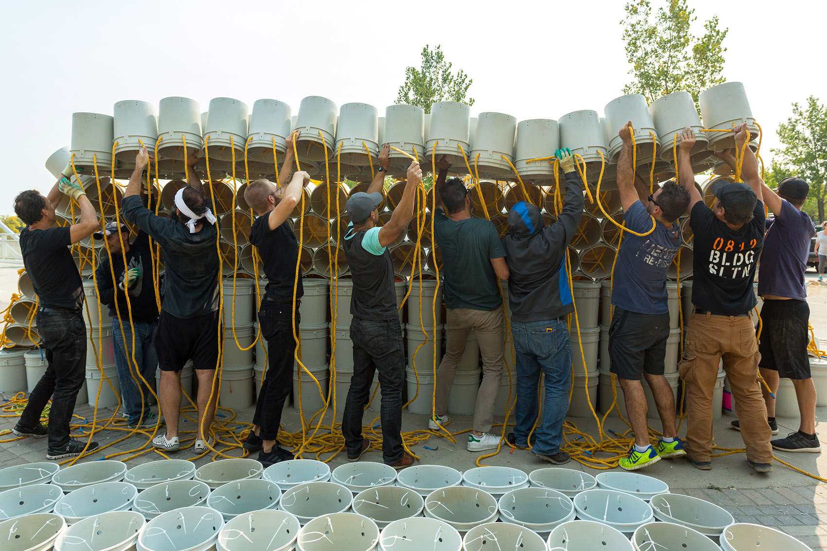 One Bucket at a Time in Winnipeg by 5468796 Architecture Factor Eficiencia