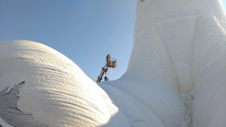 Sino Dutch Team Realized 31 Meter High Ice Tower