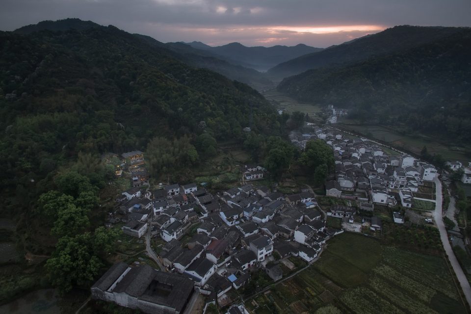 house qimen black tea house in taoyuan village shanli anhui province china by su architects