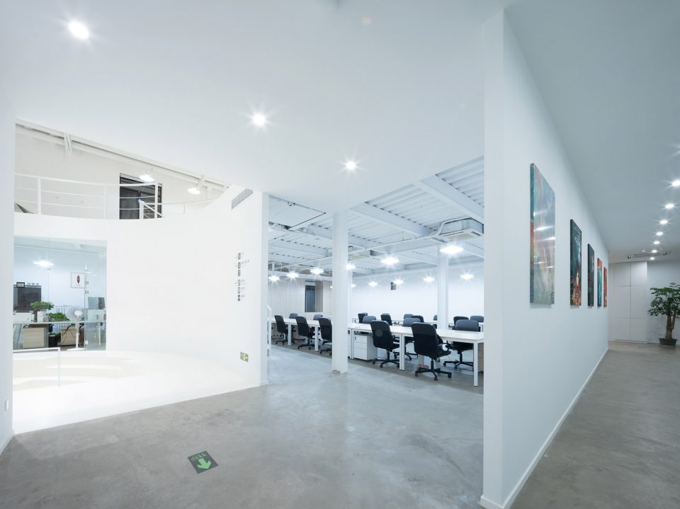 Big Fish Begonia film studio by hyperSity architects