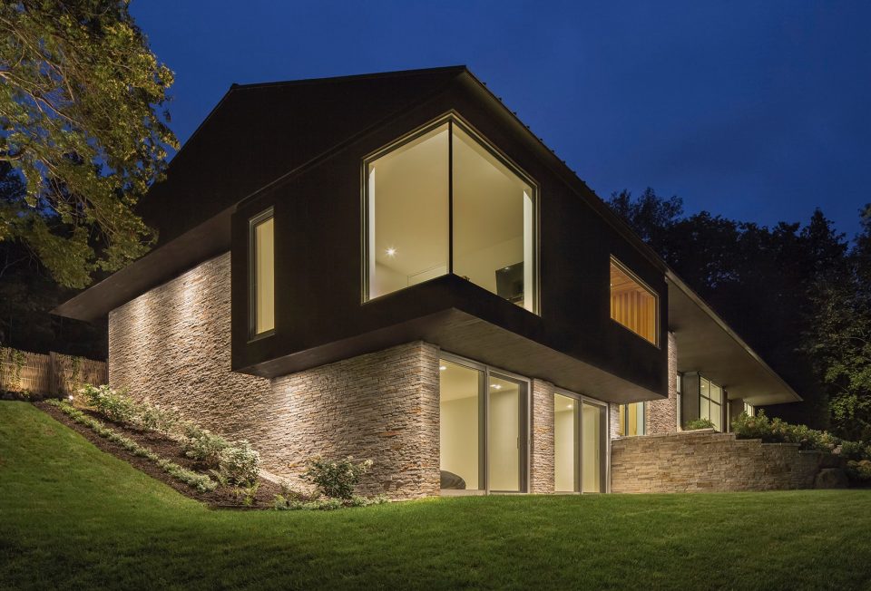 The Slender House by MU Architecture