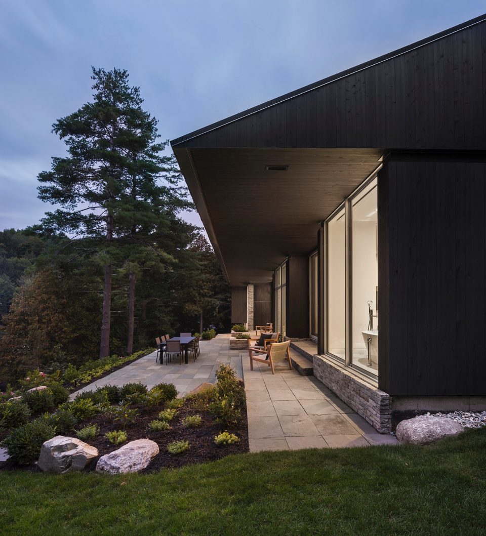 The Slender House by MU Architecture
