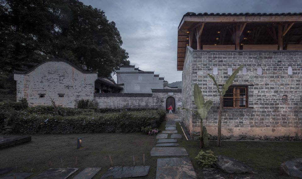 house qimen black tea house in taoyuan village shanli anhui province china by su architects
