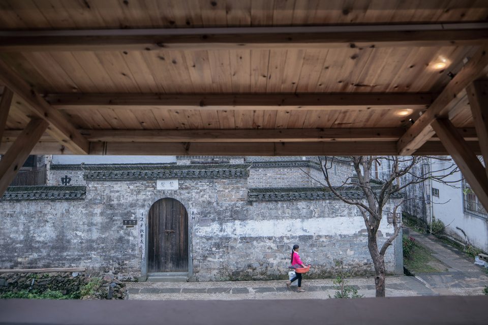 house qimen black tea house in taoyuan village shanli anhui province china by su architects