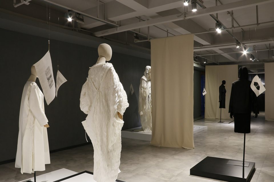exhibition11 textile library slowstudio architects