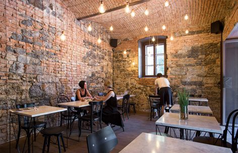 EK酒馆，斯洛文尼亚 / Dekleva Gregorič Architects