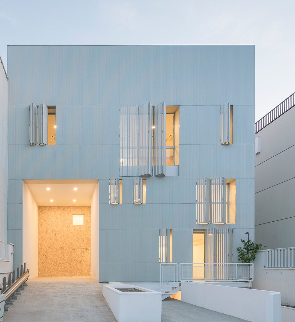 Box in the Box by Arenas Basabe Palacios arquitectos