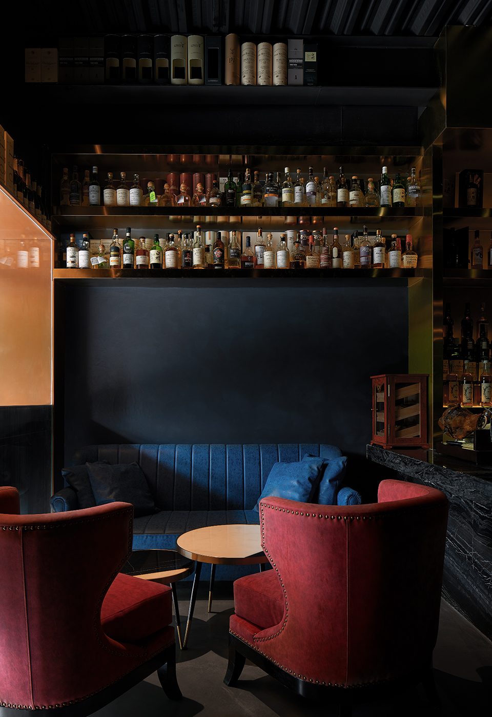 WOOD Cocktail Whisky Bar China by YUDESIGNS
