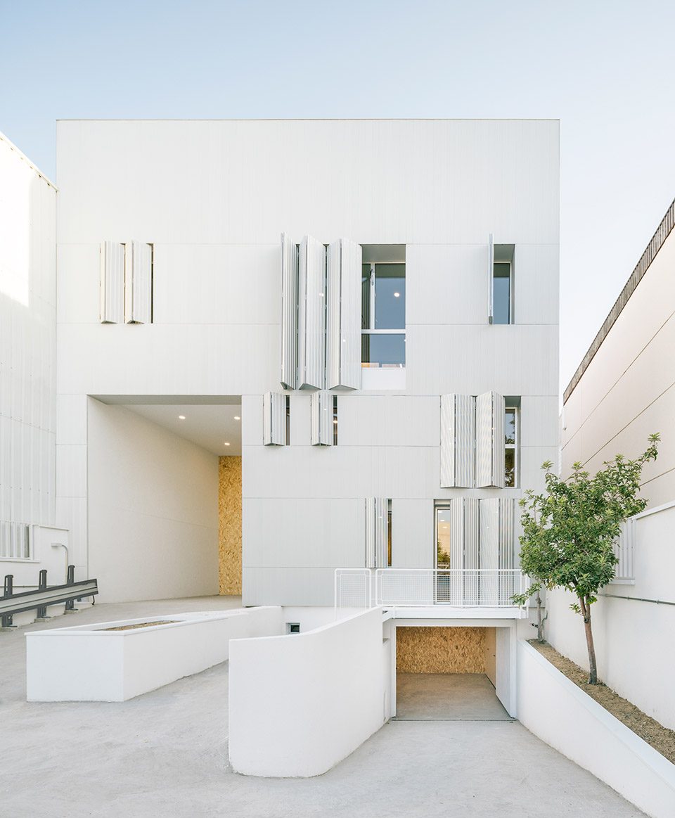 Box in the Box by Arenas Basabe Palacios arquitectos